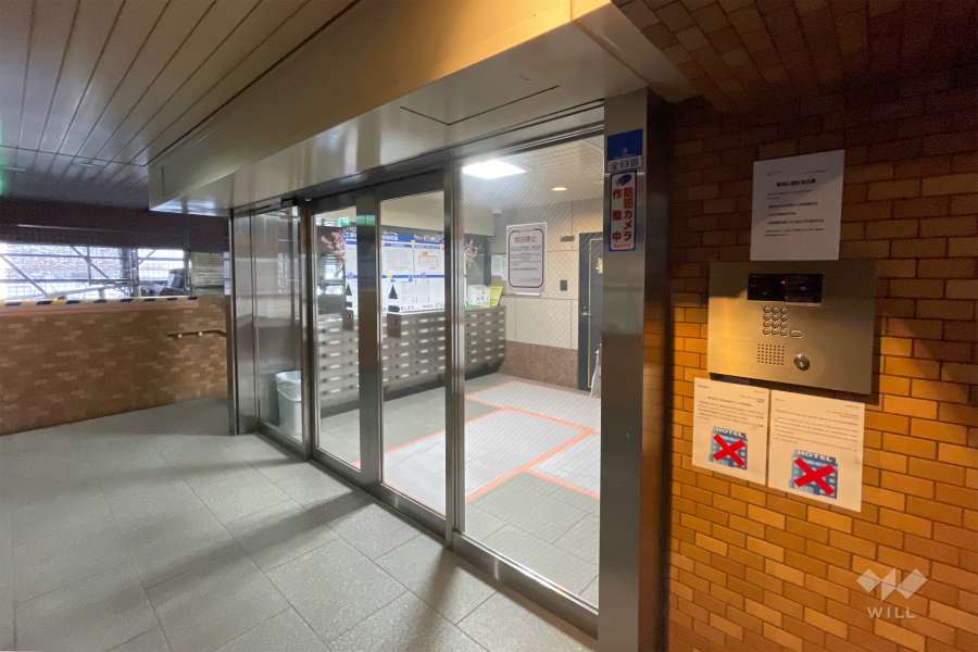 エントランスはオートロック付きです