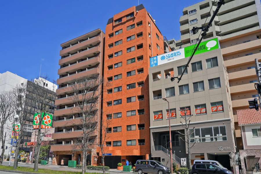 ライオンズマンション土佐堀の外観（南東側から）