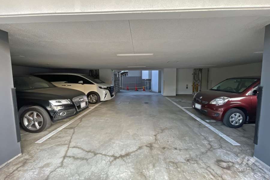 敷地内駐車場（屋内平面式）