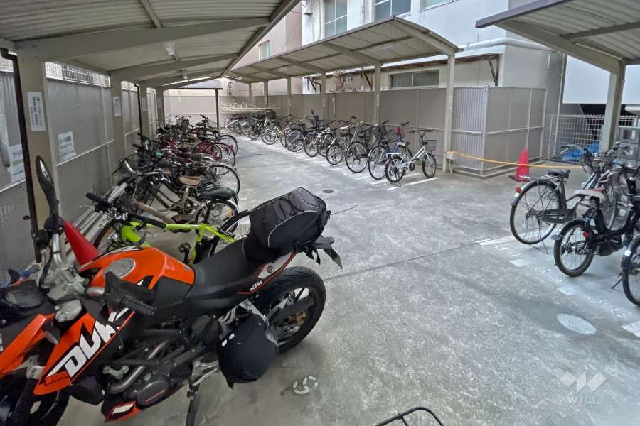 駐輪場とバイク置場
