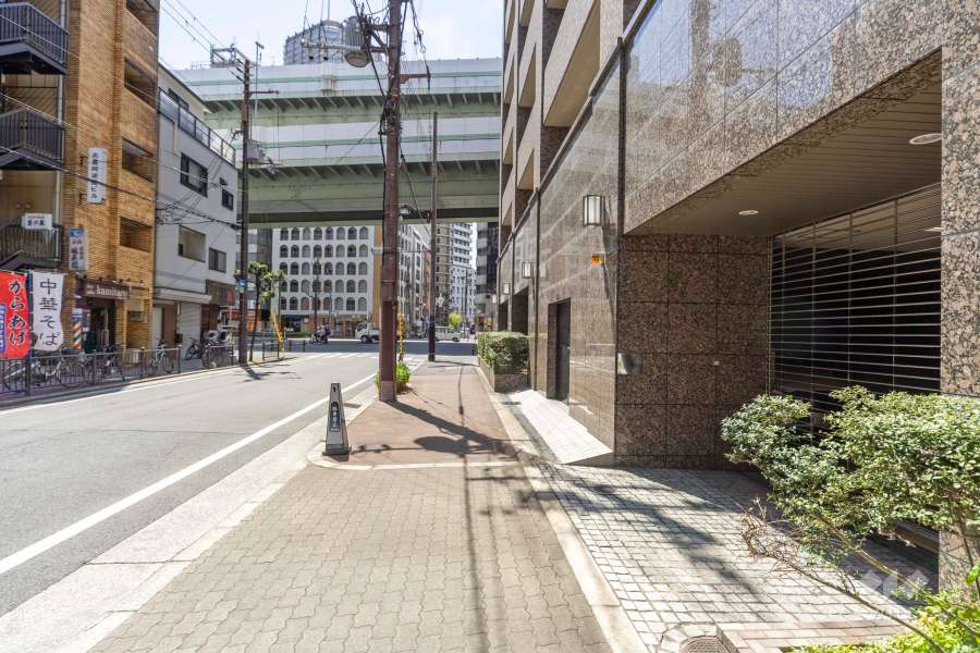 敷地南東側の前面道路　