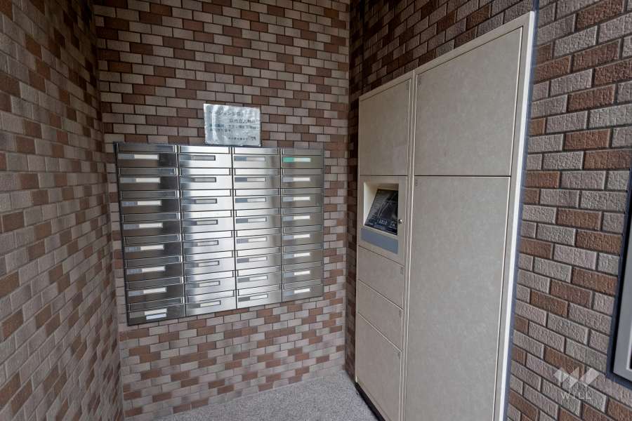 宅配ボックスと共用ポスト