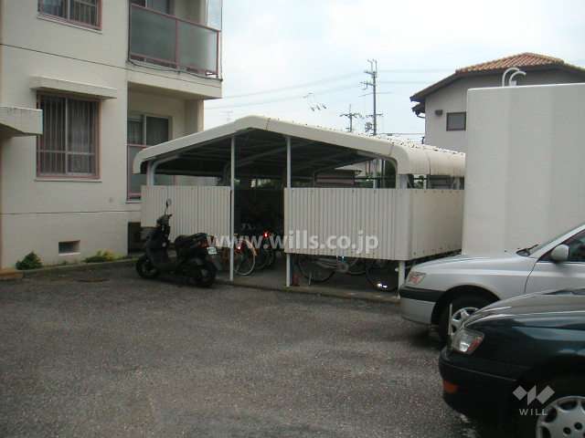 駐車場と駐輪場