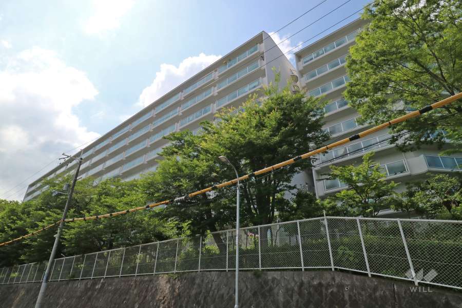 箕面東コーポラスの外観（南東側から）