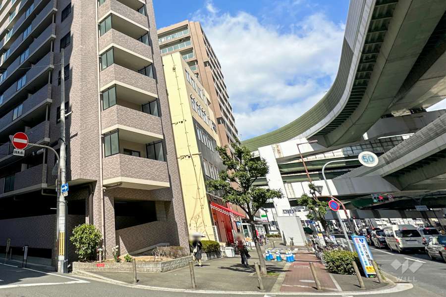 敷地東側の前面道路