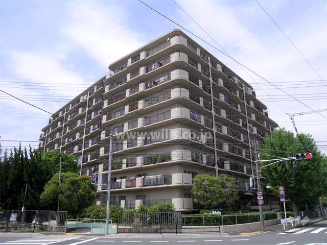 箕面スカイハイツの外観（南東側から）