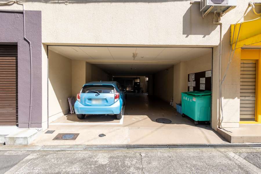 駐車場の出入り口　