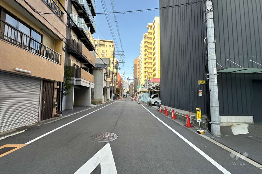 敷地北西側の前面道路