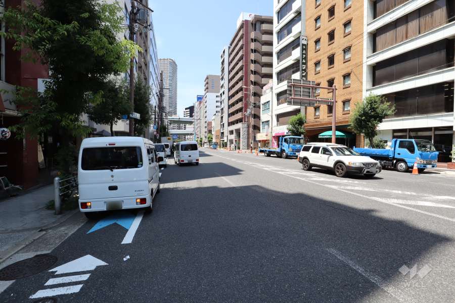 敷地北側の前面道路