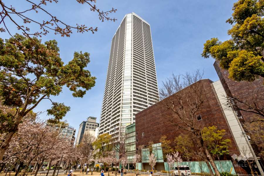 大阪ひびきの街ザサンクタスタワーの外観（南東側から）