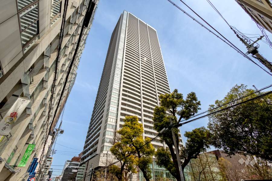 大阪ひびきの街ザサンクタスタワーの外観（南西側から）