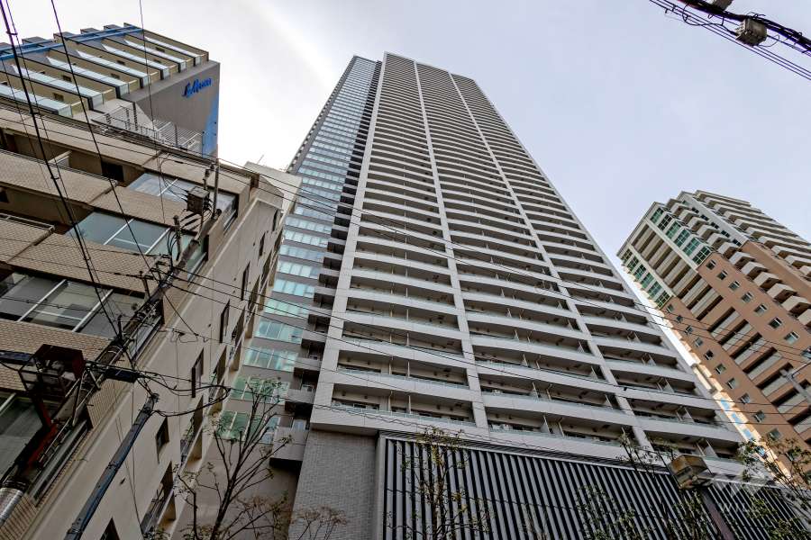 大阪ひびきの街ザサンクタスタワーの外観（北東側から）