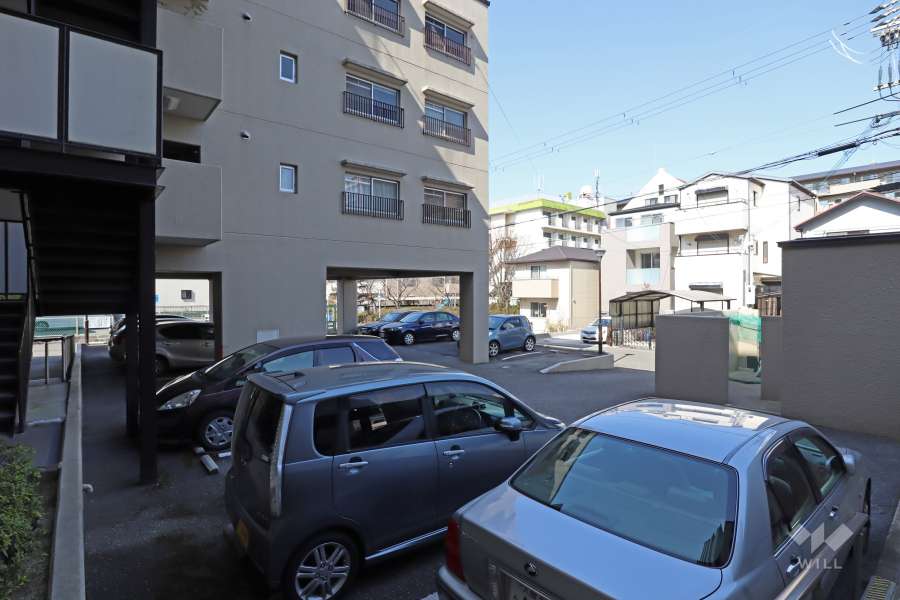 敷地内駐車場（屋外平面式・屋内平面式）
