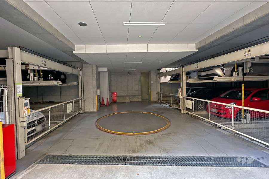 敷地内駐車場（屋内機械式）