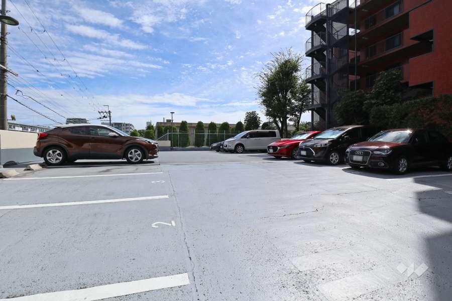 敷地内駐車場（屋外平面式）