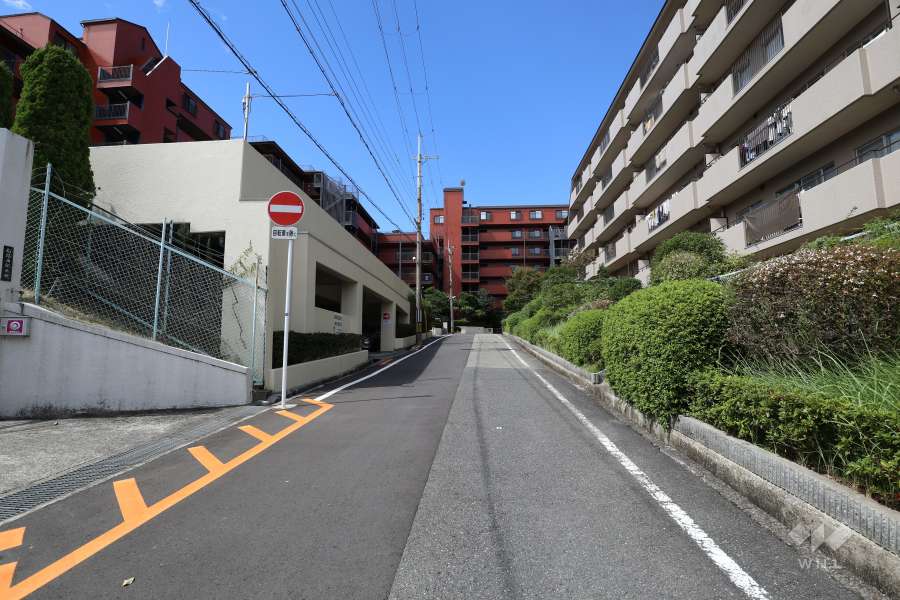 敷地北側・東側の前面道路
