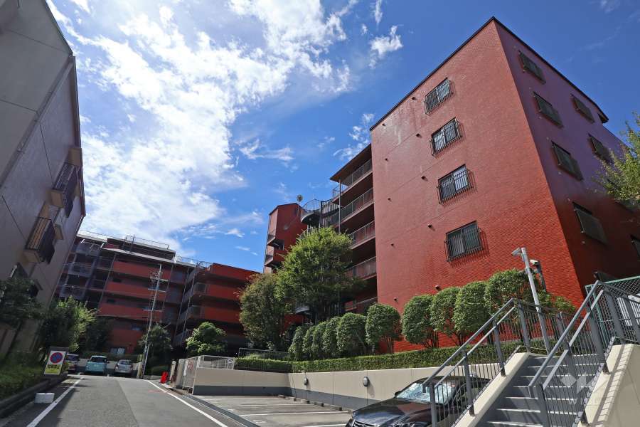 千里ドオルの外観（北東側から）