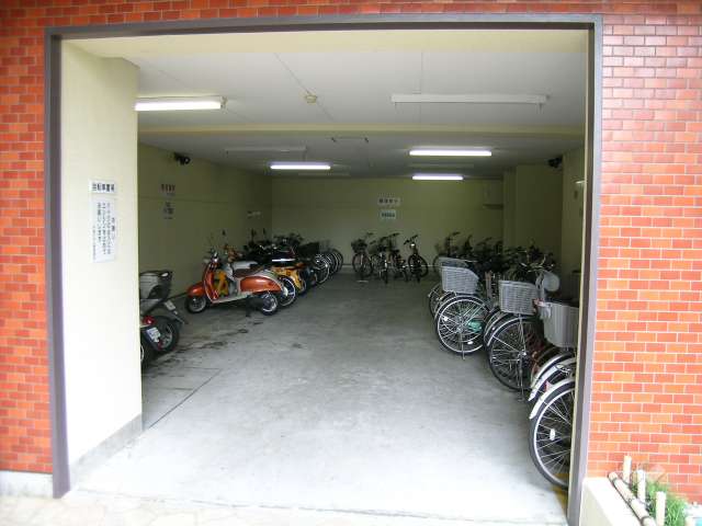 屋内にある駐輪場