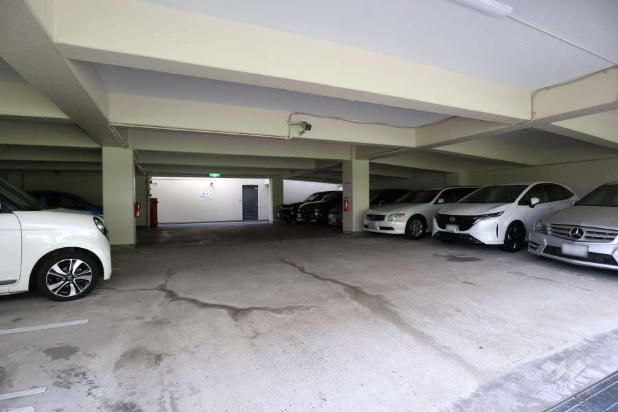 敷地内駐車場（屋内平面式）