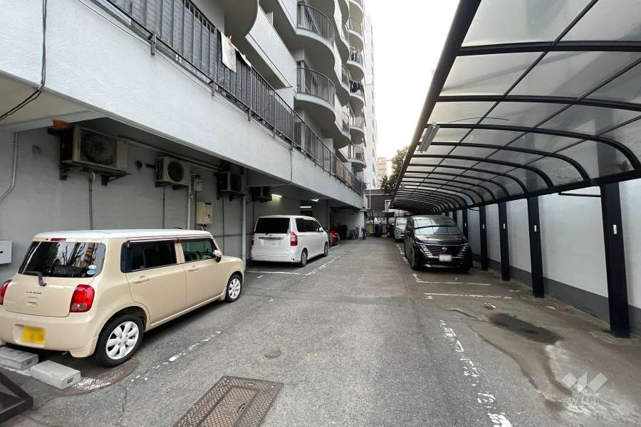 敷地内駐車場（屋外平面式）