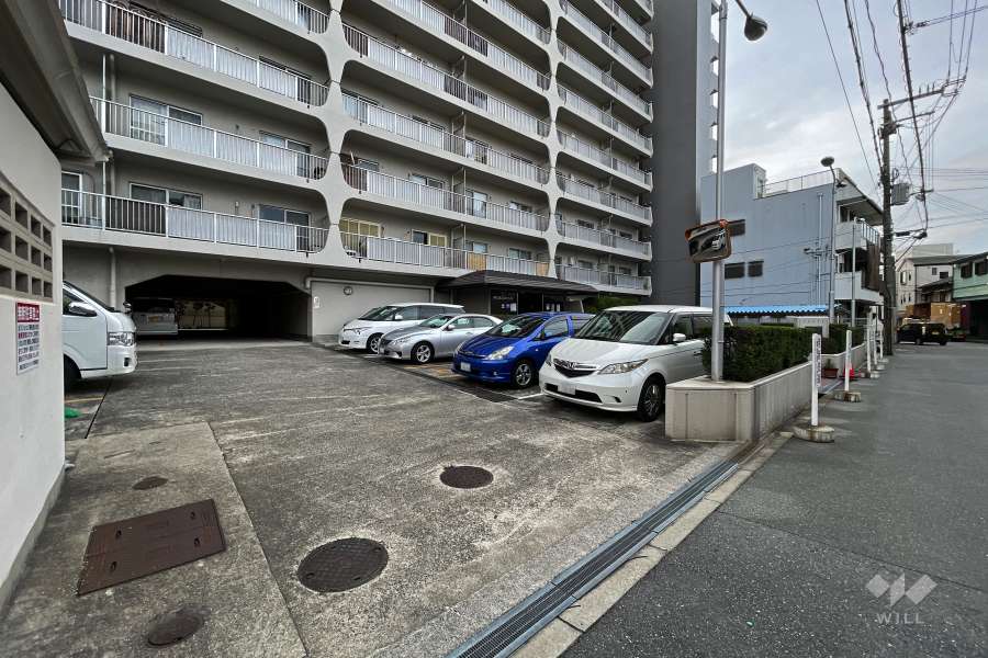 敷地内駐車場（屋外平面式・屋内平面式）
