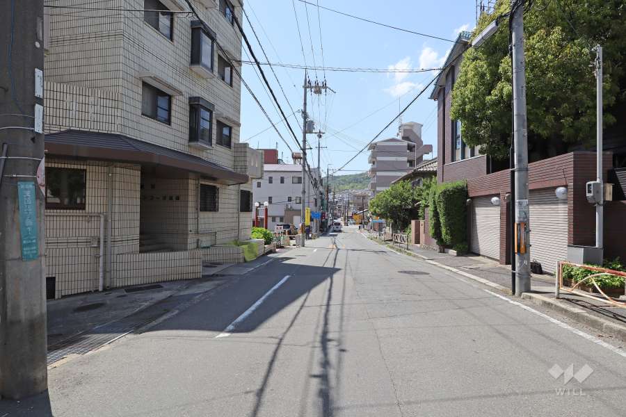 敷地北側の前面道路