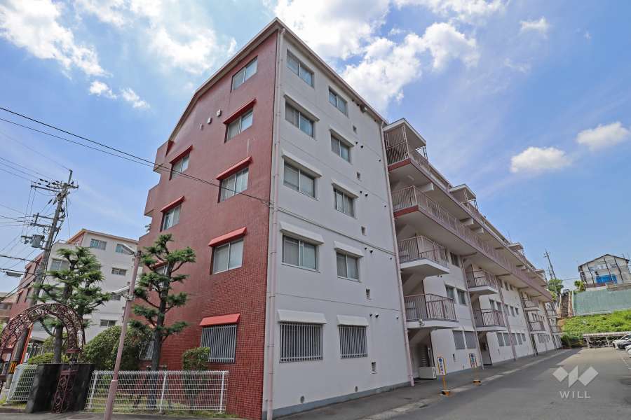 メゾン箕面青松園前1番館の外観（北東側から）