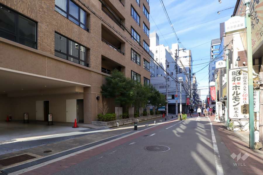 敷地東側の前面道路※この通りは「船場建築線」の制限があり、敷地の一部が歩道として整備されています。