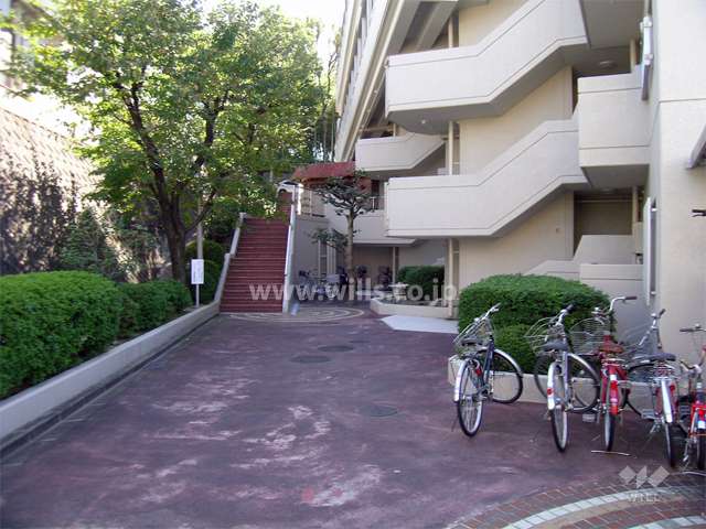 敷地内の緑豊かです