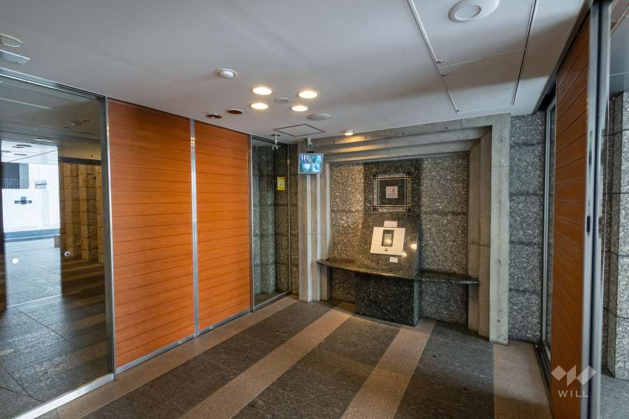 エントランスはオートロック付きです。