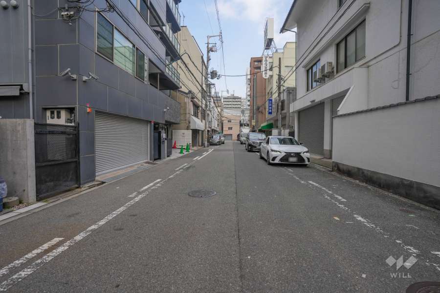 敷地南側の前面道路