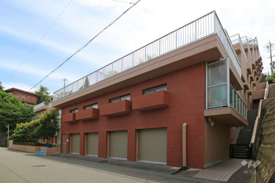 グランデ箕面の外観（北西側から）