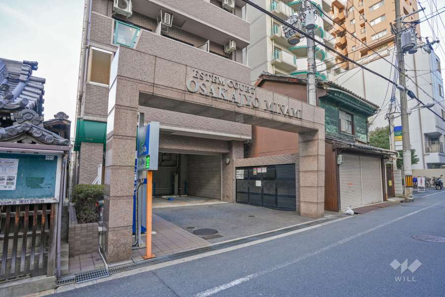 駐車場の出入り口