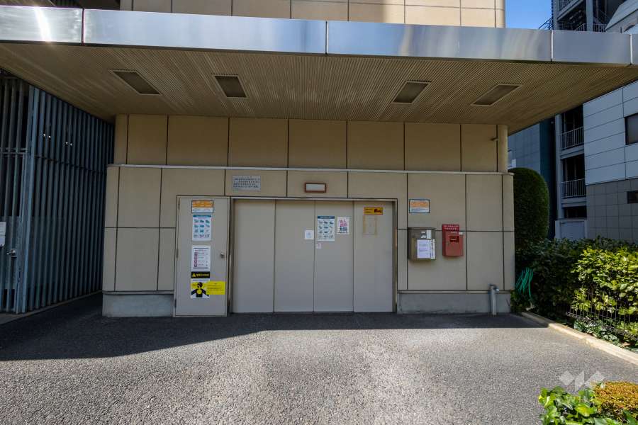 敷地内駐車場（タワー式立体）