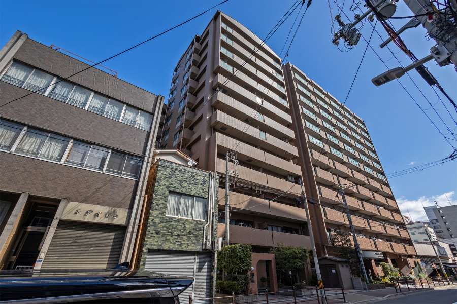 グランドハイツ上町の外観（南西側から）