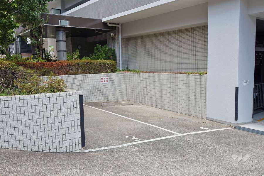 敷地内駐車場（屋外平面式）