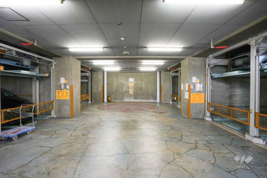 敷地内駐車場（屋内機械式）
