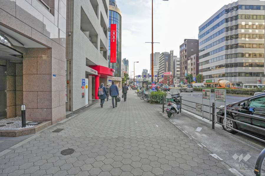 敷地の西側前面道路（北側から）