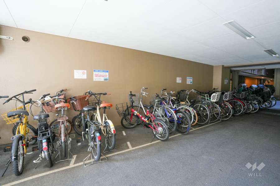 屋内に設けられた駐輪場