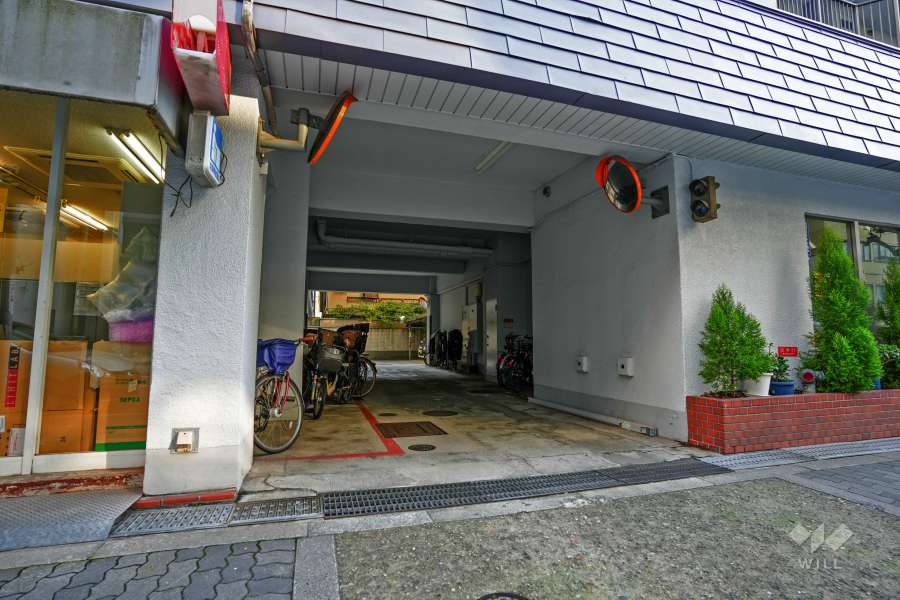 駐車場の出入り口