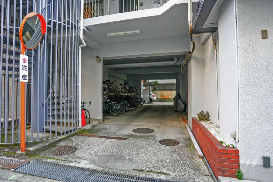 駐車場の出入り口