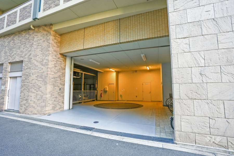 駐車場の出入り口