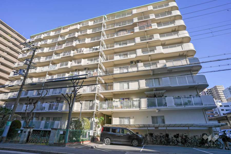 シャルマンコーポ第２谷町の外観（南西側から）