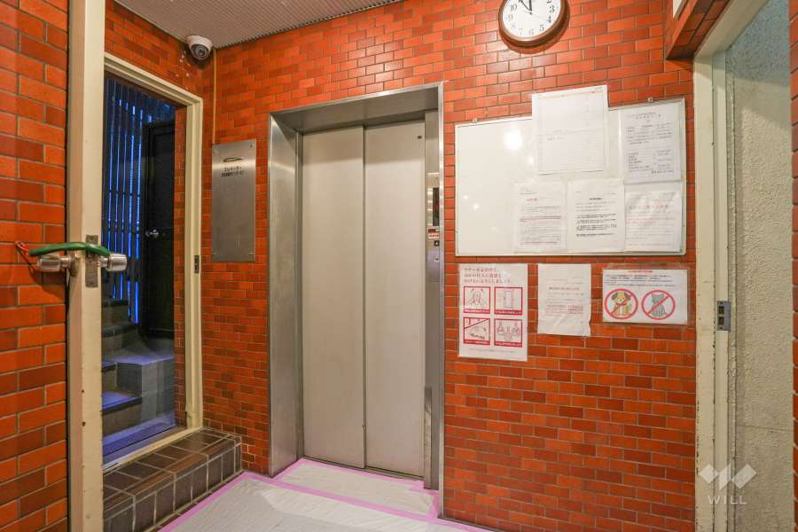 共用のエレベーター