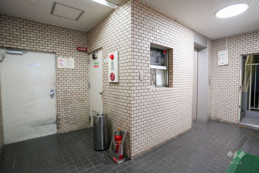 エントランスホール