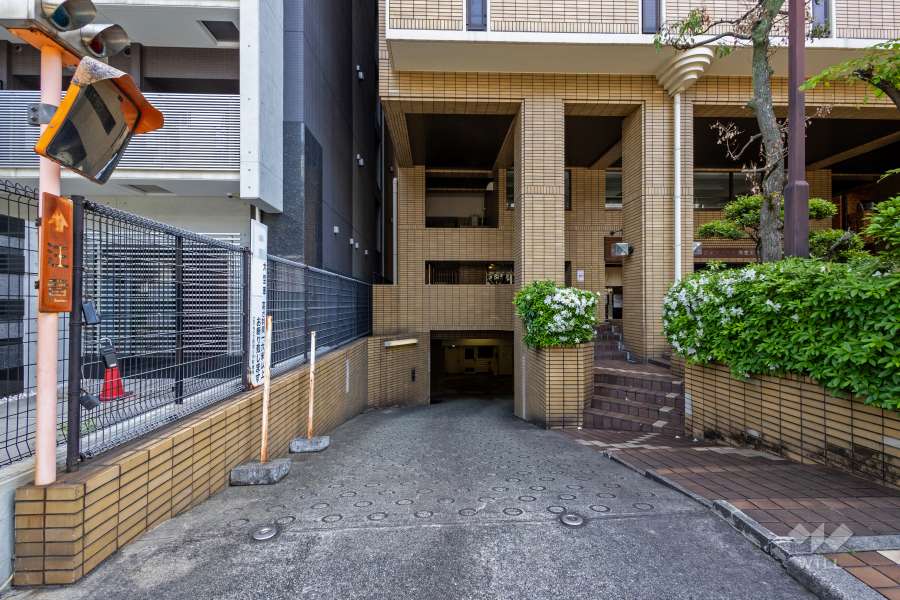駐車場の出入り口