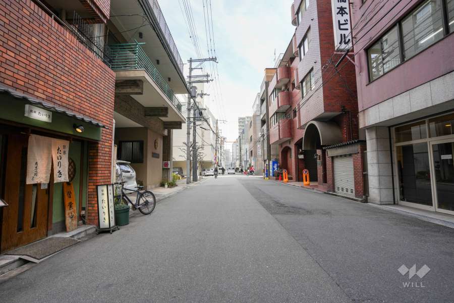 敷地南側の前面道路