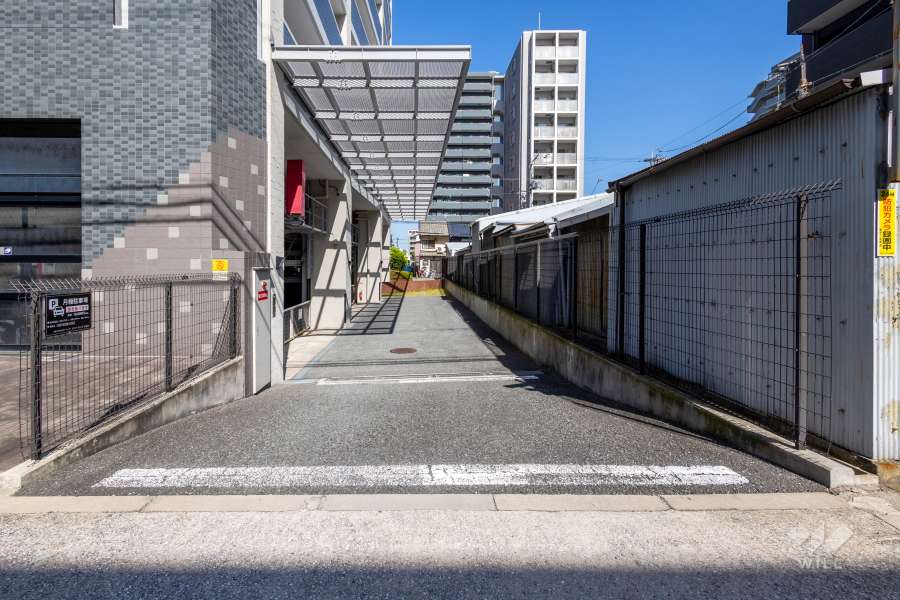 駐車場の出入口