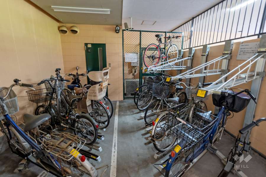 屋内に設けられた駐輪場