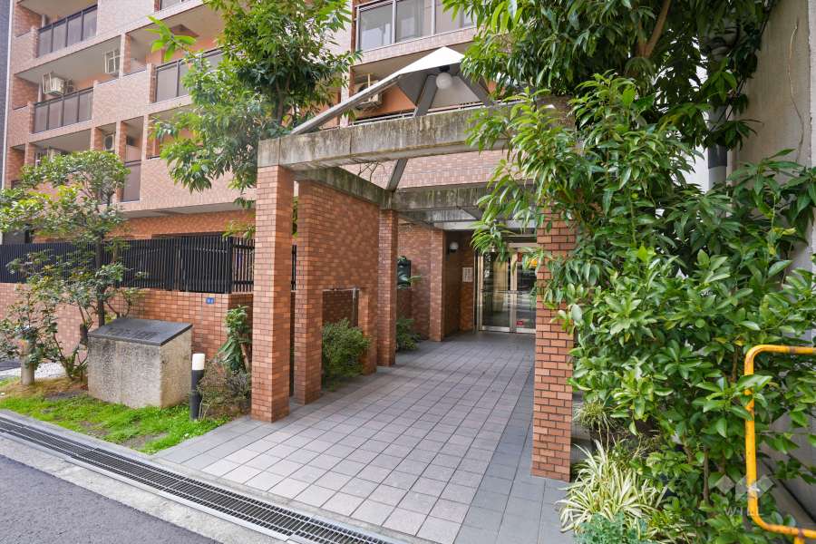 植栽のあるエントランス